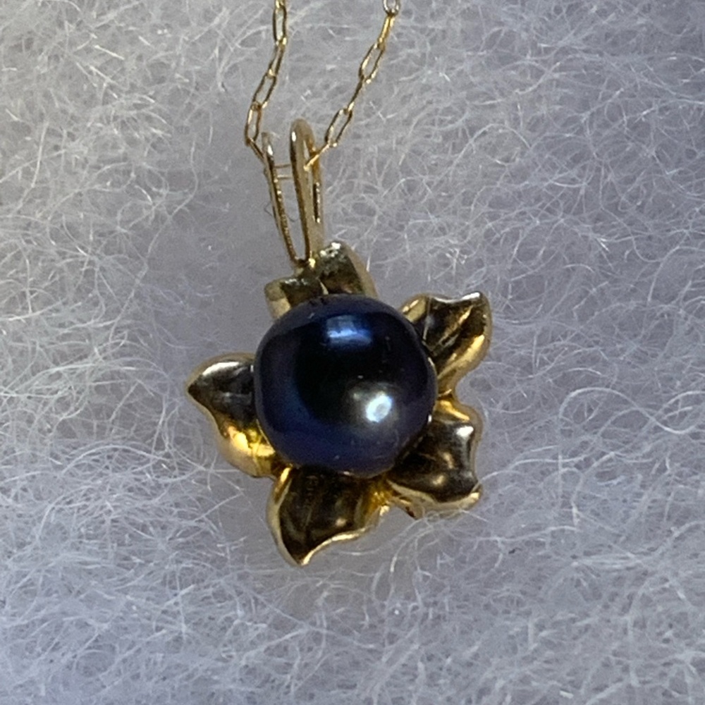 14kt Gold Flower Pendant Necklace with Dark Blue Cultured Pearl.
